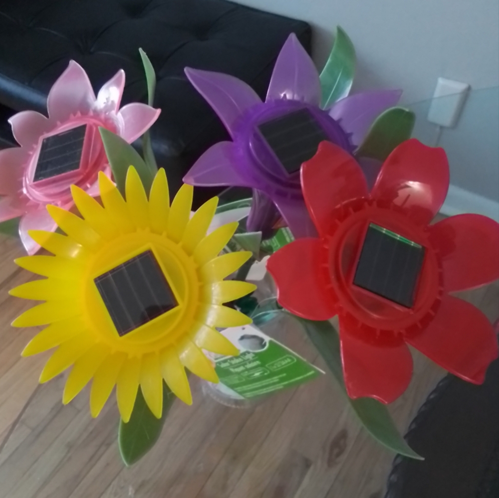 Solar Flower Garden Lights - Yellow, Red, Purple, Pink